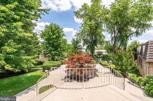 3127 Patrick Henry Dr, Falls Church VA  22044-2330 exterior