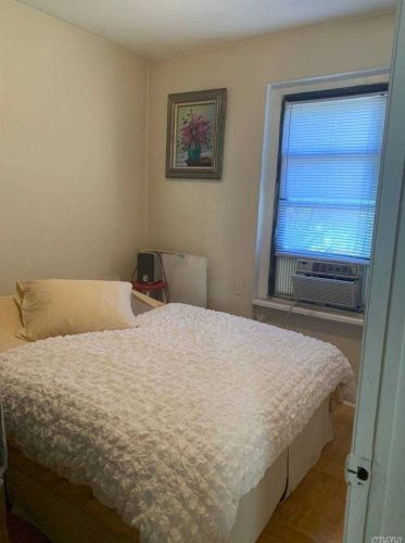 21-15 33rd St, Long Island City NY  11102-2024 exterior