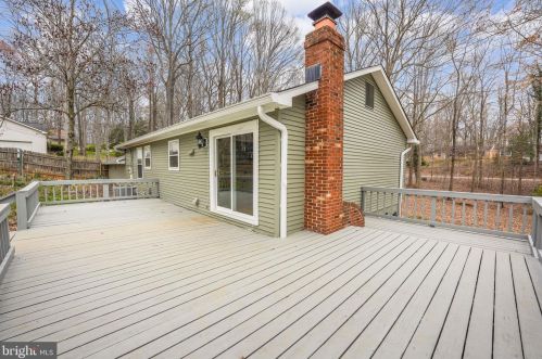 14868 Prestige Dr, Woodbridge VA  22193-3310 exterior