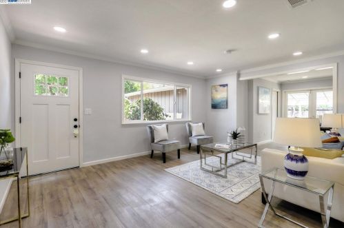 4321 Cowell Rd, Concord, CA 94518-1807