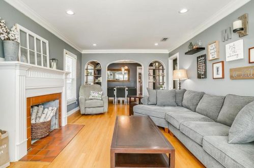 4132 Locke Ave, Fort Worth, TX 76107-5518