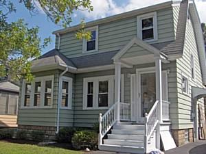 61 Strathmore Dr, Rochester, NY 14616-4009