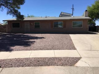 7900 Almond Pl, Tucson, AZ 85730-4632