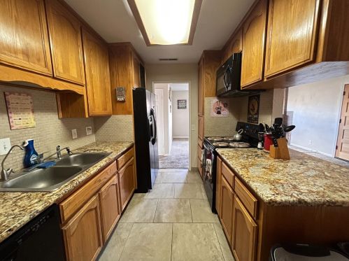 714 The Burl, Turlock, CA 95380-3827