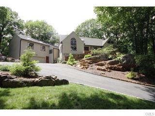 89 Blackberry Dr, Stamford, CT 06903-1208