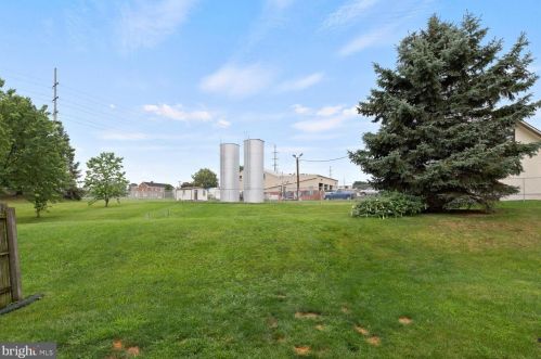 115 Norlawn Cir, Lancaster PA 17601-2666 exterior