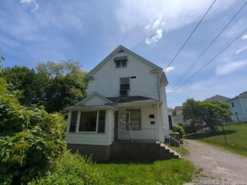 2 Avon Ave, Waterbury, CT 06708-4249