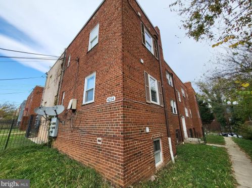 4254 6th St, Washington, DC 20032-3639