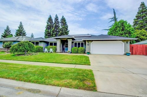 204 Crater Lake Dr, Chico, CA 95973-5859