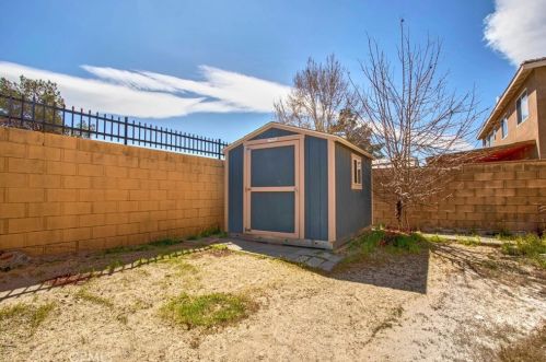 2718 Norberry St, Lancaster CA  93536-1418 exterior