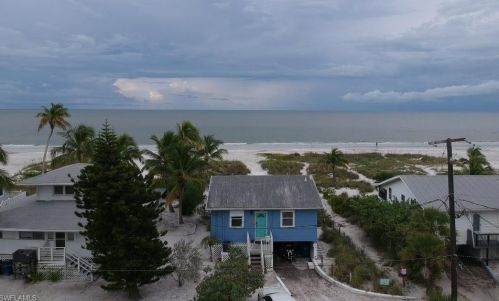 2890 Seaview St, Fort Myers Beach, FL 33931-3526