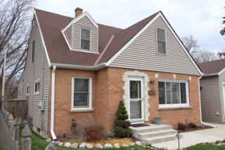 4250 Whitnall Ave, Milwaukee, WI 53207-5162