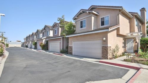 7785 Pacific Cir, Midway City, CA 92655-1415