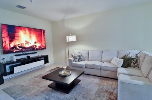 15832 91st Ct, Hialeah FL  33018-1951 exterior