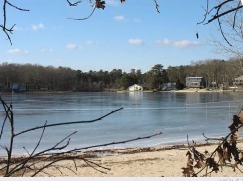 104 Lakeside Trl, Panamoka, NY 11961-2245