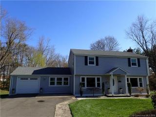 9 Grandview Dr, Hartford, CT 06111-4723