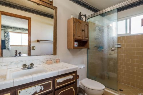 415 Washo Dr, Ukiah CA  95482-5136 exterior