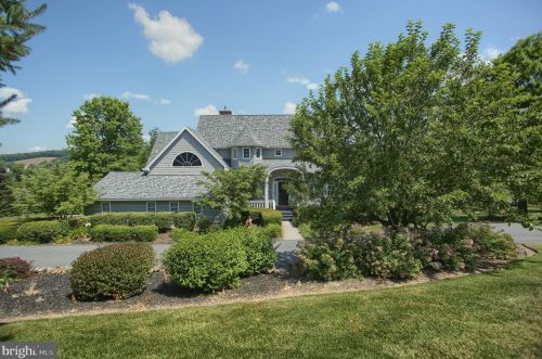 5 Grey Hawk Dr, Molino, PA 17961-9172