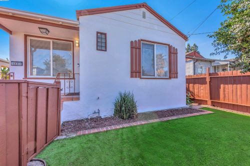 1244 106th Ave, Oakland CA  94603-3814 exterior
