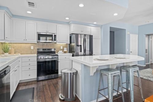 8146 Parkside St, Chino CA  91708-9313 exterior