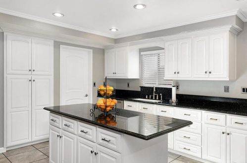 1373 Topsail Ave, Colton, CA 92324-6211