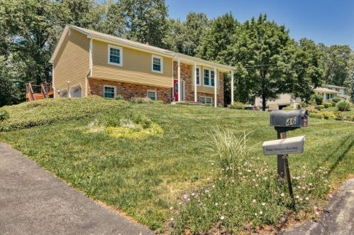 46 Hickory Dr, Camp Bell Hall, NY 10916-3328