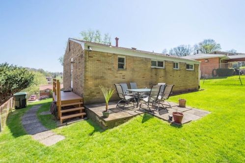 3206 Mayflower Dr, Pittsburgh, PA 15227-1014