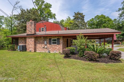 989 Dowlingwood Dr, Beaufort SC  29902-6323 exterior