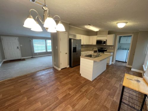 42 Florida Pl, Freeport, FL 32439-6123