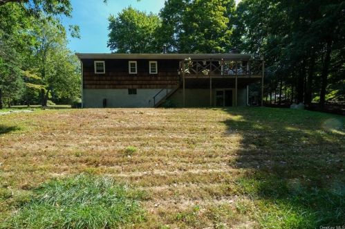 79 Mountain View Rd, Tompkins Corners NY  10579-2019 exterior