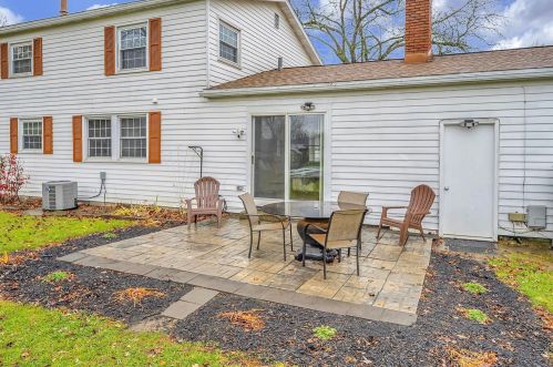 1055 Champagne Dr, Marion OH  43302-6626 exterior