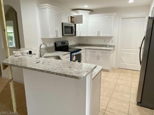 2504 38th St, Lehigh Acres, FL 33976-4585