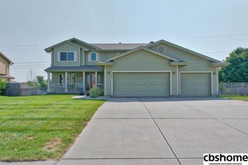 13707 42nd Ave, Bellevue, NE 68123-6234