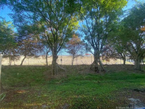 12407 42nd St, Hollywood FL 33027-6001 exterior