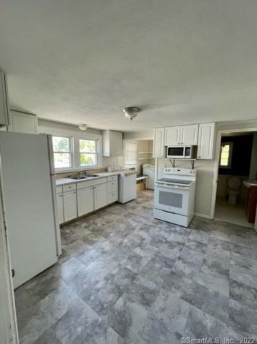 112 Central St, Bristol CT  06010-7046 exterior