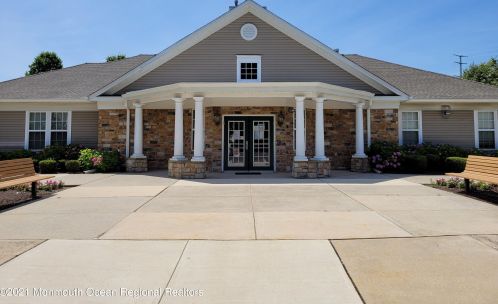 433 Mowat Cir, Trenton NJ  08690-3220 exterior