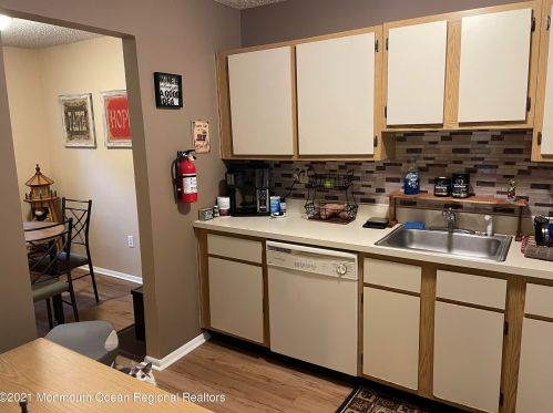 410 Daisy Ct, Jackson Twp NJ  08527-2585 exterior