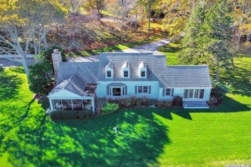 4995 Nassau Point Rd, Nassau Point, NY 11935-1620
