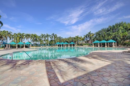 1885 139 Ter, Hollywood FL  33028-2837 exterior