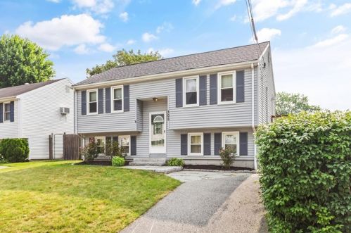 305 Minerva Ave, Cumberland RI  02864-7543 exterior