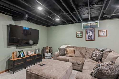 1443 Mount Ct, Hubertus WI  53033-9626 exterior
