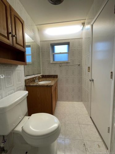 9325 24 Pl, Hollywood FL 33024-3125 exterior