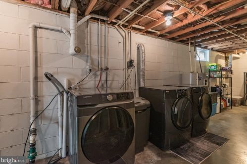 1642 Ox Rd, Edinburg VA  22824-3024 exterior