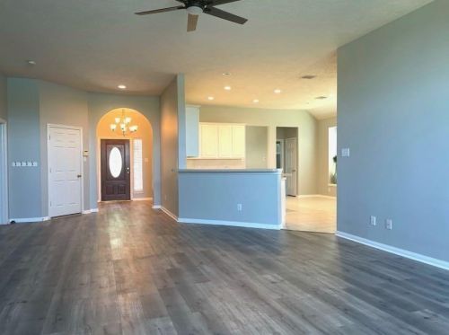 810 Elder Grove Dr, Pearland, TX 77584-7793