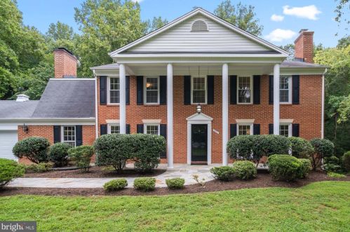 1201 Forestville Dr, Great Falls, VA 22066-2119