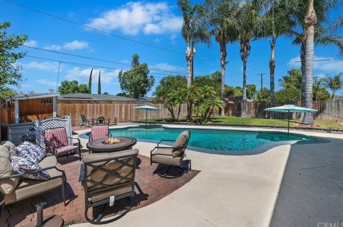 4875 Sunnyside Dr, Riverside CA  92506-2379 exterior