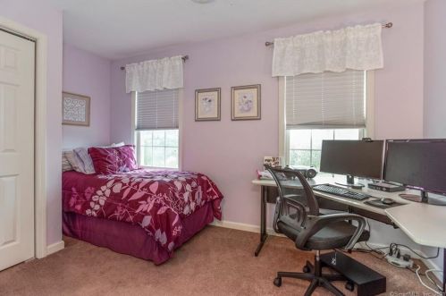 16 Patricks Ct, Wallingford CT  06492-2692 exterior