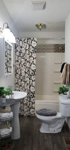 910 9th Ave, Beaver Falls PA  15010-4513 exterior