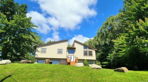 12 Longview Ln, Middletown, NY 10941-1602