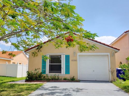 2414 Condado Ct, Kissimmee, FL 34743-3345